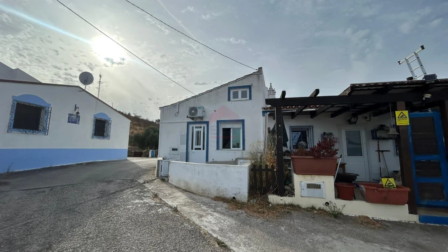 Moradia T1 para Venda em Odeleite Foto 2