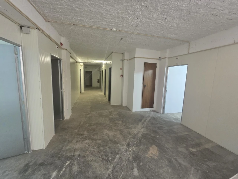 Armazém para Arrendamento em Santa Maria, São Pedro e Matacães Foto 1