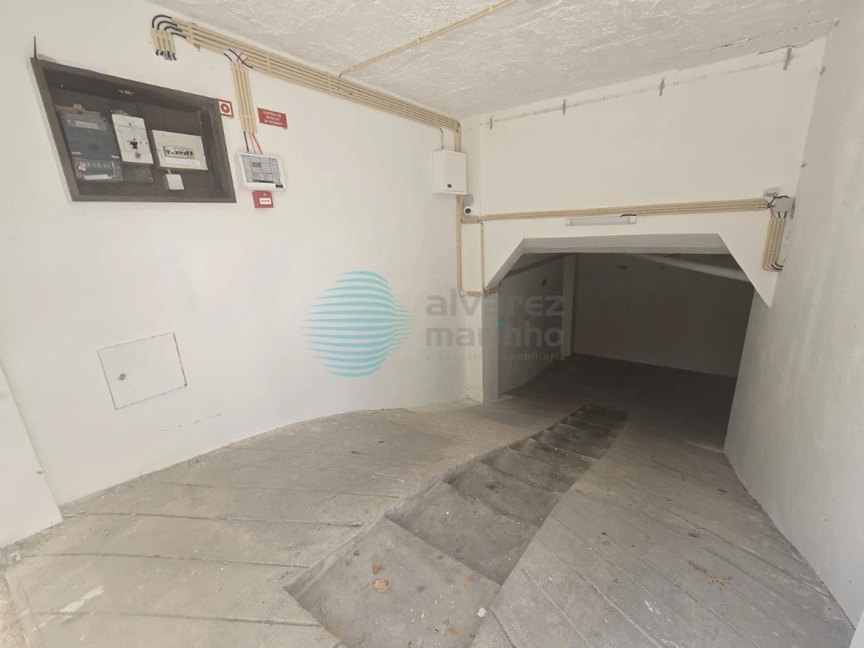 Armazém para Arrendamento em Santa Maria, São Pedro e Matacães Foto 3