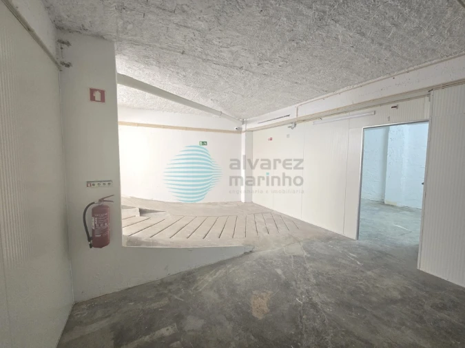 Armazém para Arrendamento em Santa Maria, São Pedro e Matacães Foto 4