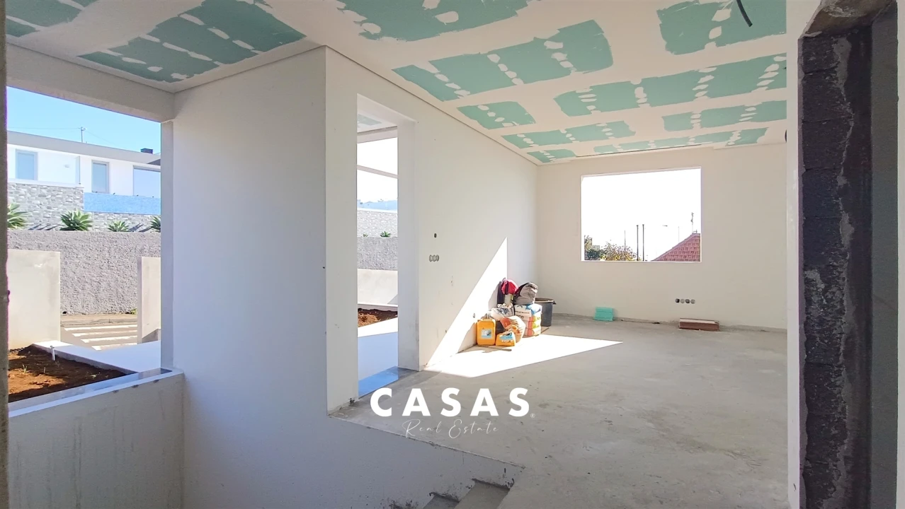 Moradia T2 para Venda em Arco da Calheta Foto 11