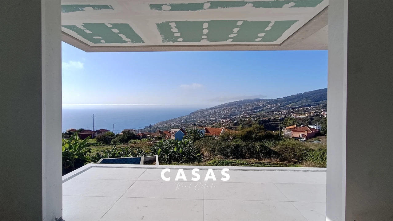 Moradia T2 para Venda em Arco da Calheta Foto 10