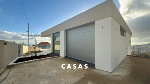 Moradia T2 para Venda em Arco da Calheta