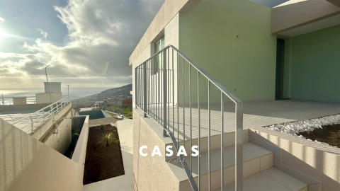 Moradia T2 para Venda em Arco da Calheta