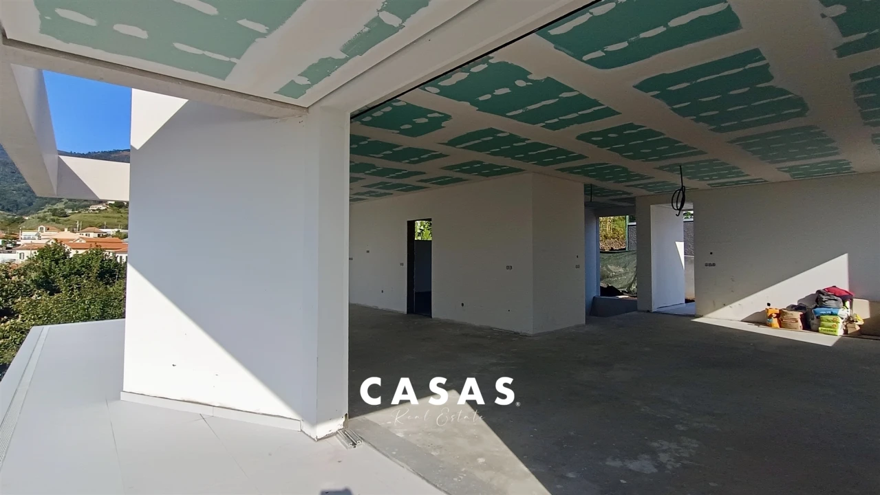 Moradia T2 para Venda em Arco da Calheta Foto 7