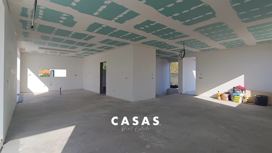 Moradia T2 para Venda em Arco da Calheta Foto 9