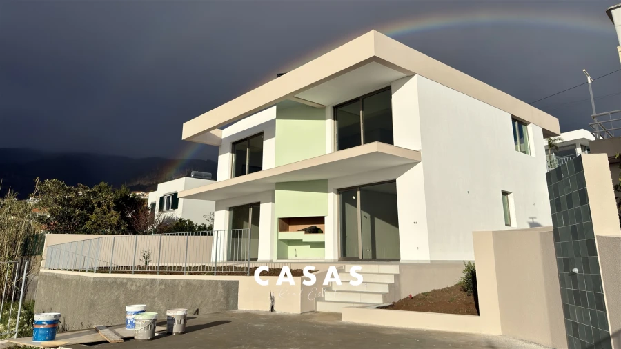 Moradia T2 para Venda em Arco da Calheta Foto 4
