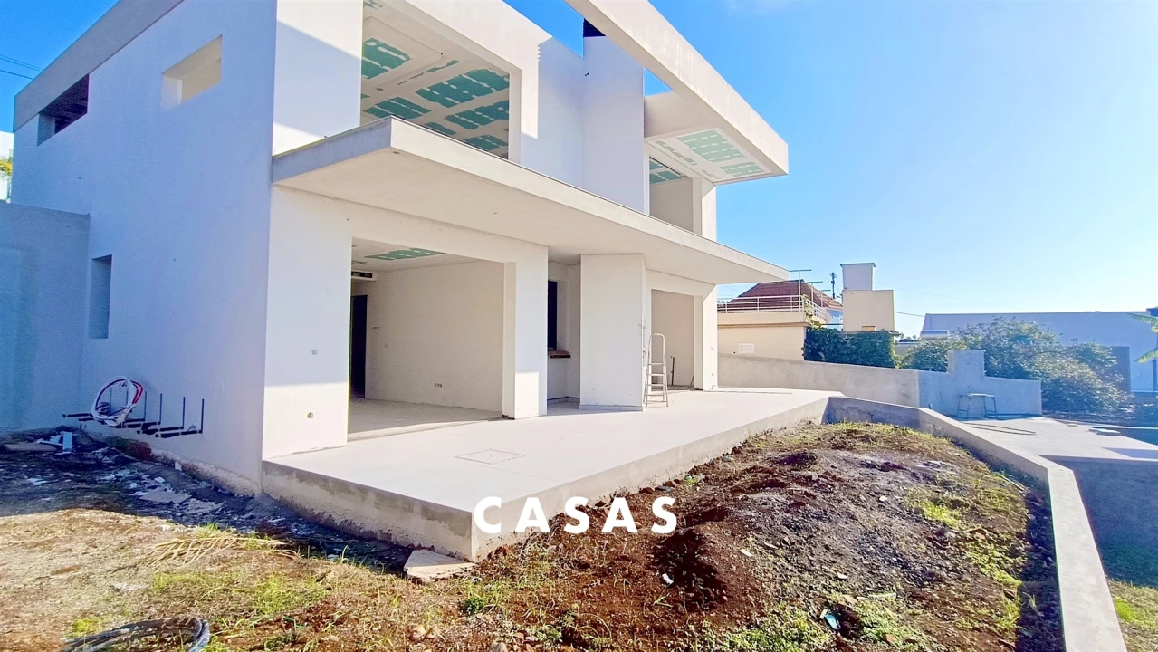 Moradia T2 para Venda em Arco da Calheta Foto 5