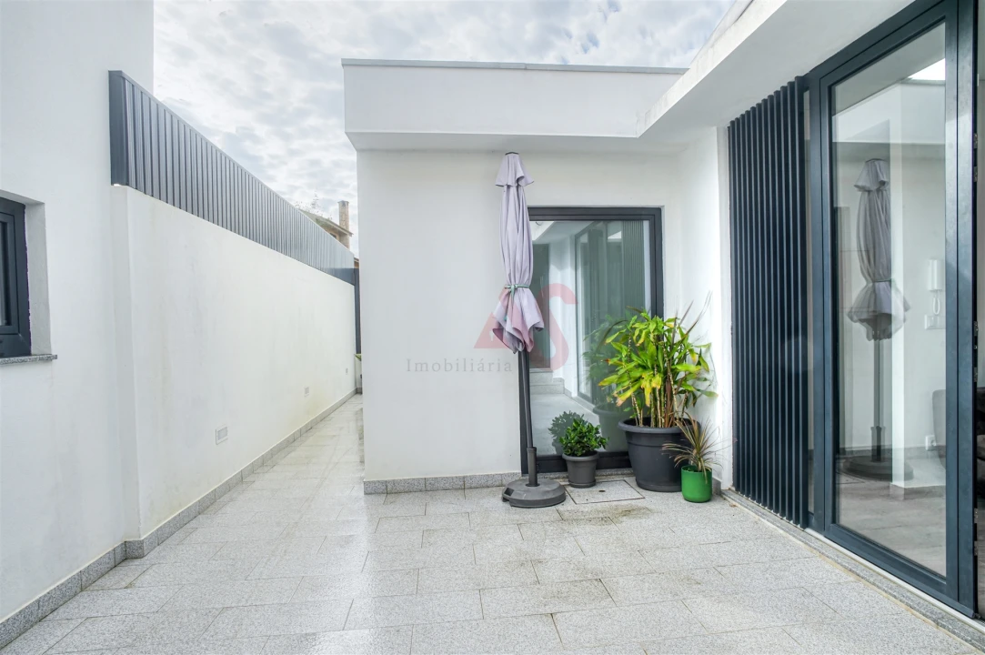 Moradia T5 para Venda em Aguçadoura e Navais Foto 11