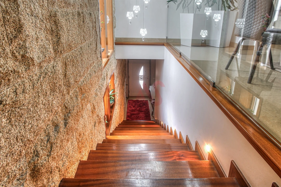 Prédio para Venda em Torrados e Sousa Foto 5