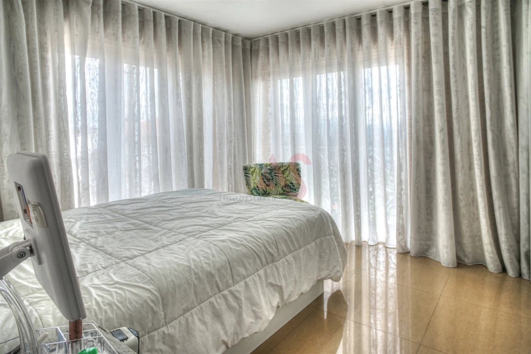 Prédio para Venda em Torrados e Sousa Foto 12