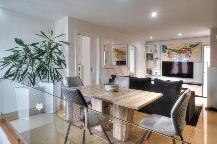 Prédio para Venda em Torrados e Sousa Foto 2