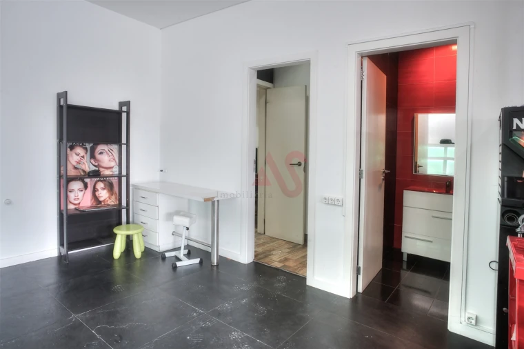 Prédio para Venda em Torrados e Sousa Foto 35