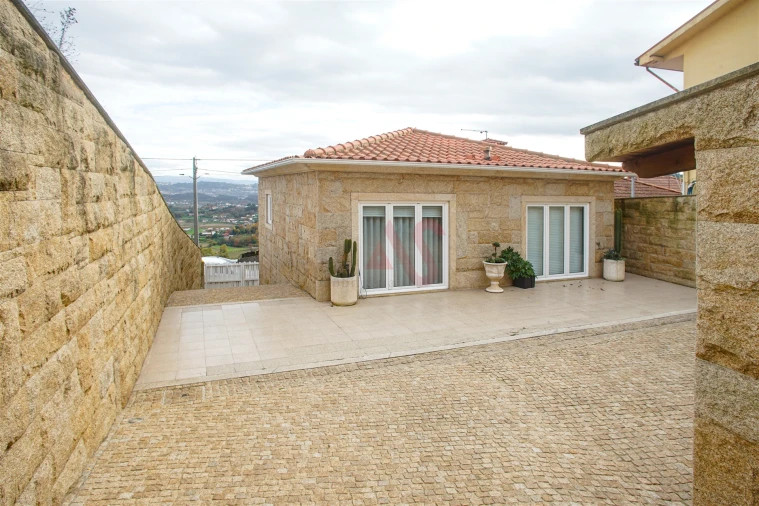 Prédio para Venda em Torrados e Sousa Foto 26