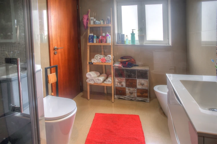 Prédio para Venda em Torrados e Sousa Foto 19