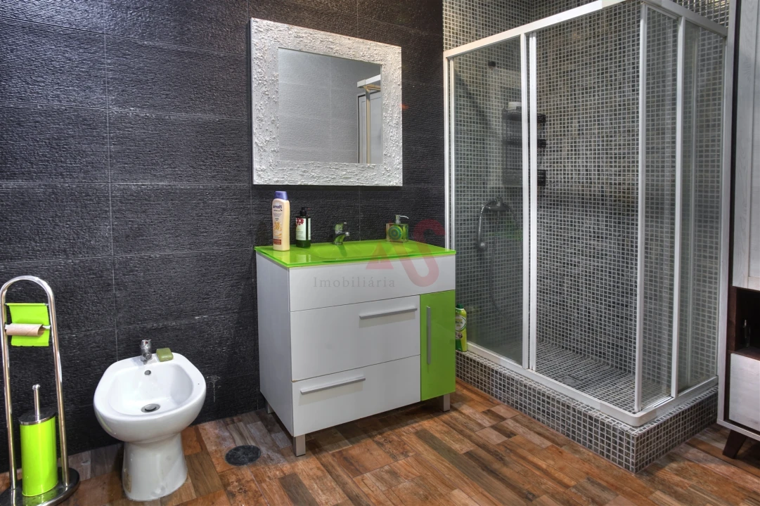 Prédio para Venda em Torrados e Sousa Foto 18