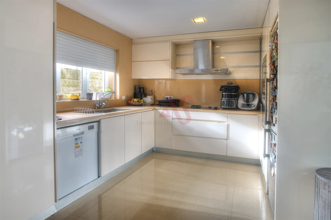 Prédio para Venda em Torrados e Sousa Foto 3