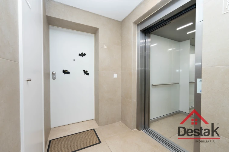 Apartamento T3 para Venda em Alcochete Foto 26