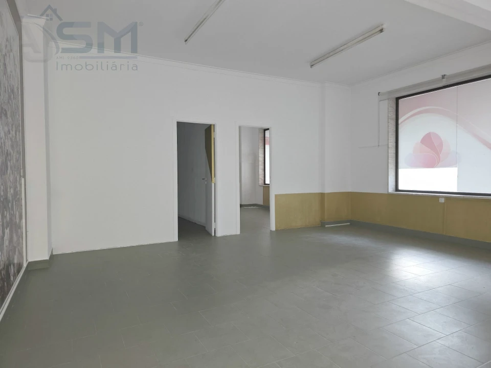 Loja para Arrendamento em Cacém e São Marcos Foto 4