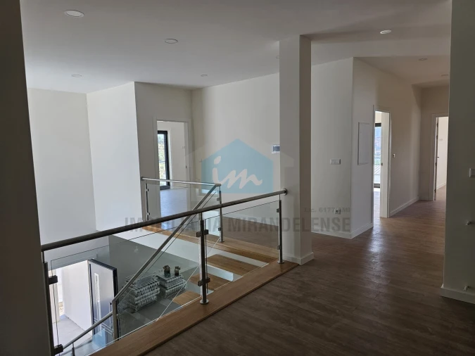 Moradia T3 para Venda em Mirandela Foto 8