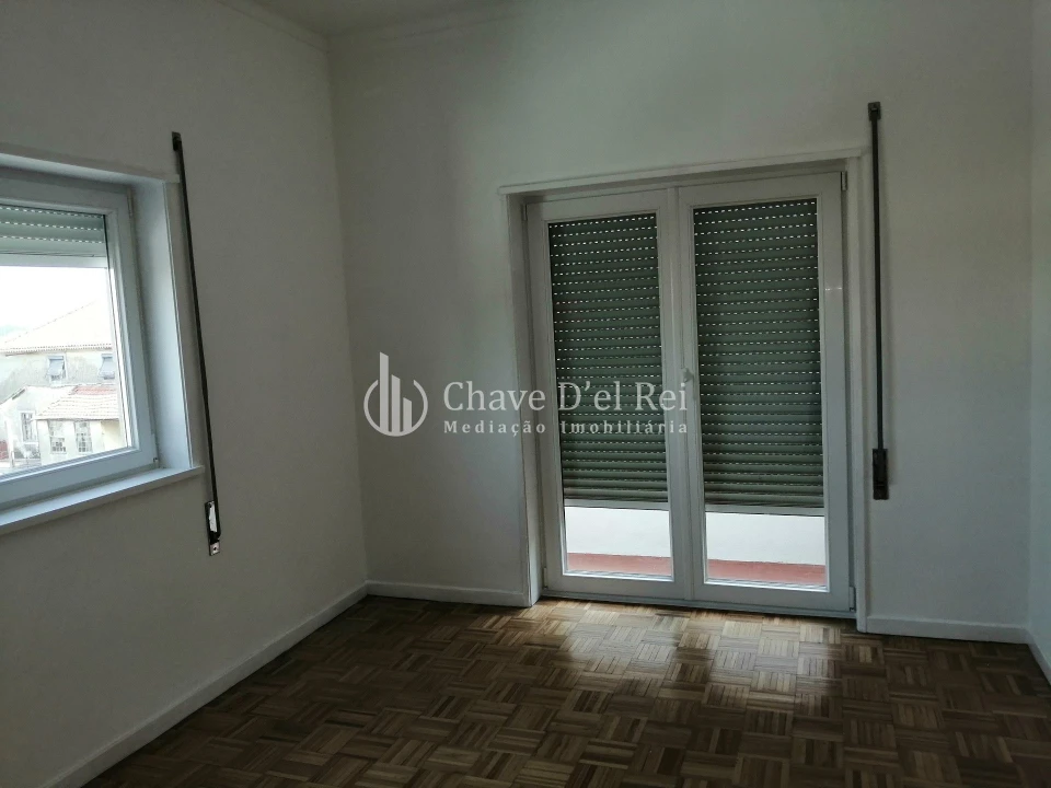 Apartamento T4 para Arrendamento em Viseu Foto 11