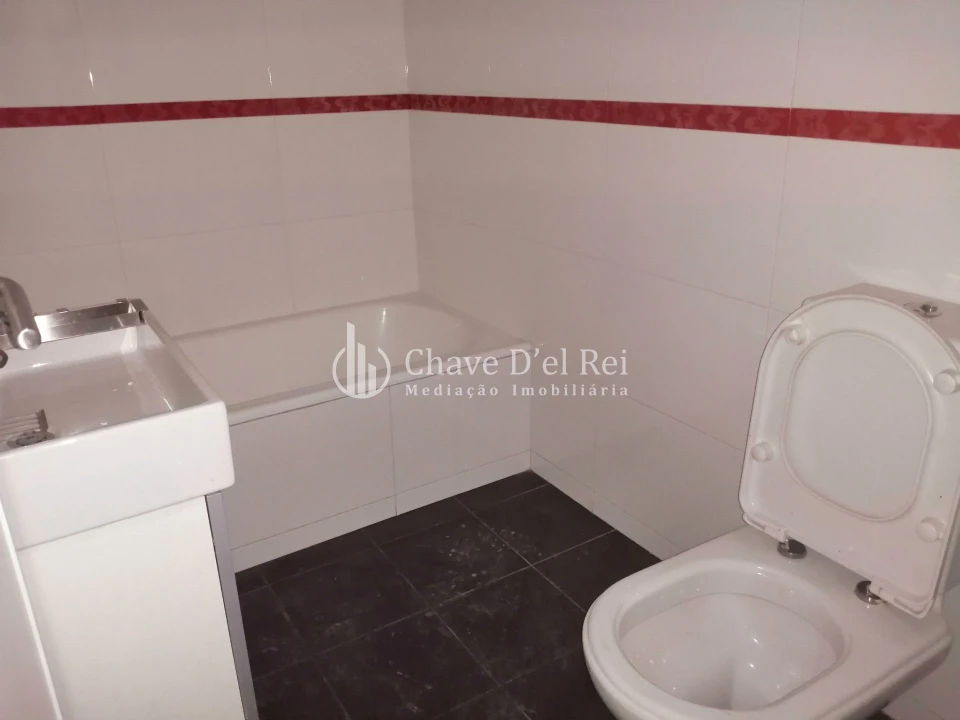 Apartamento T4 para Arrendamento em Viseu Foto 14