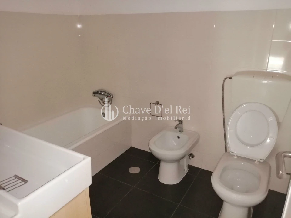 Apartamento T4 para Arrendamento em Viseu Foto 16