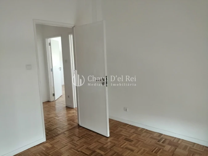 Apartamento T4 para Arrendamento em Viseu Foto 8
