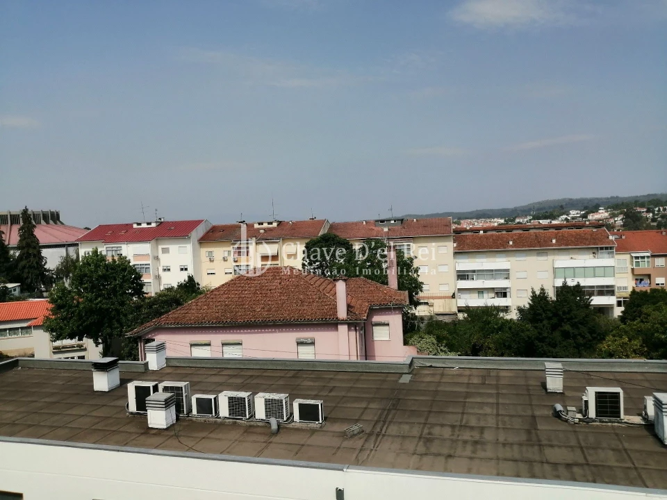 Apartamento T4 para Arrendamento em Viseu Foto 19