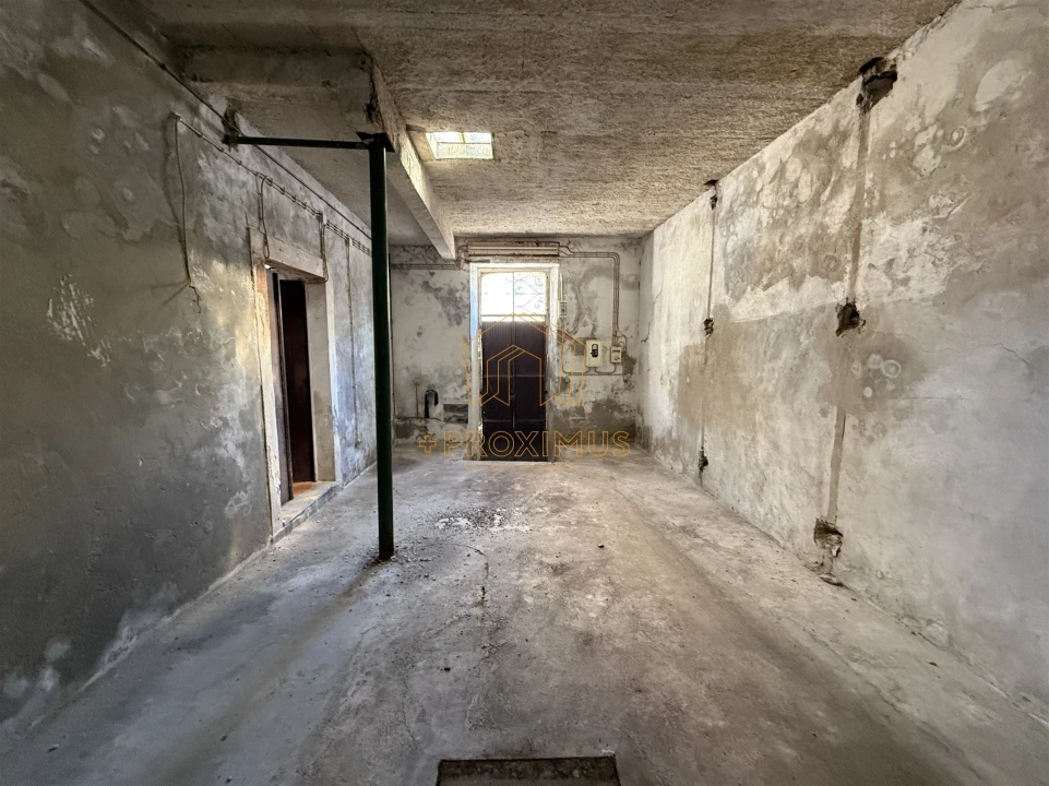 Prédio para Venda em Buarcos Foto 14