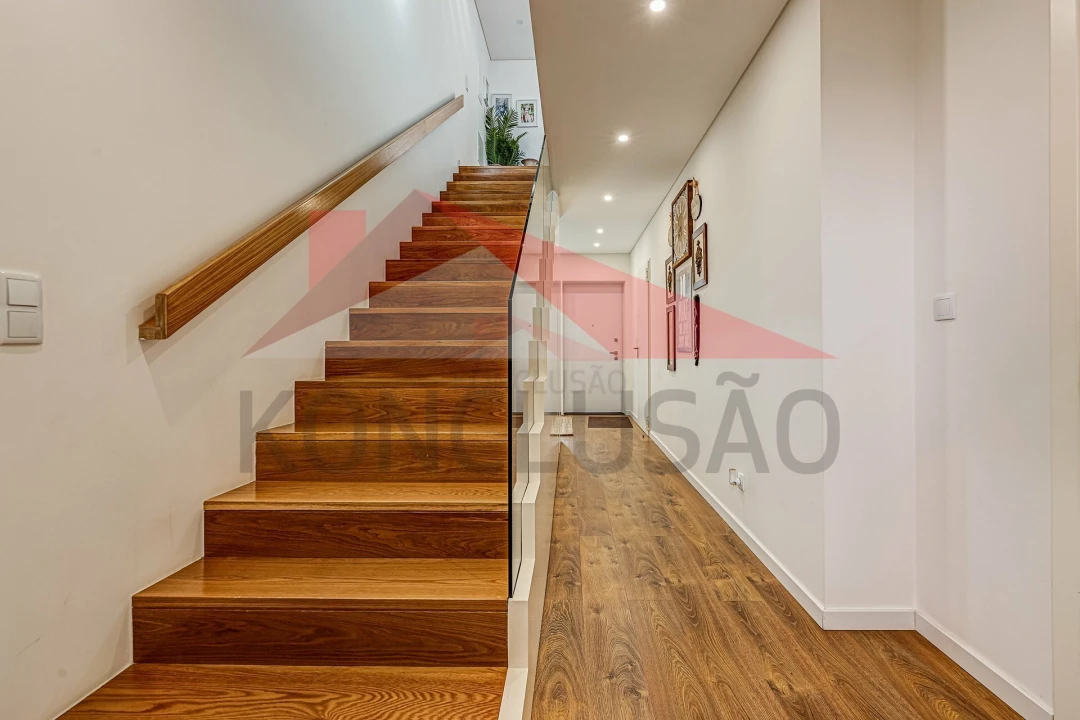 Moradia T3 para Venda em Santa Iria de Azoia, São João da Talha e Bobadela Foto 19