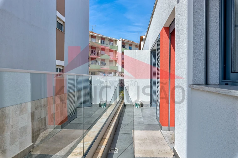 Moradia T3 para Venda em Santa Iria de Azoia, São João da Talha e Bobadela Foto 12