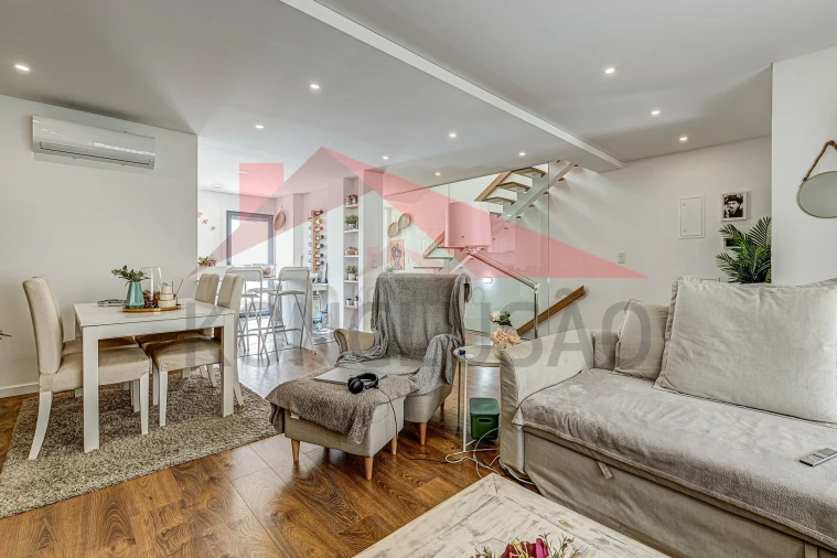 Moradia T3 para Venda em Santa Iria de Azoia, São João da Talha e Bobadela Foto 10