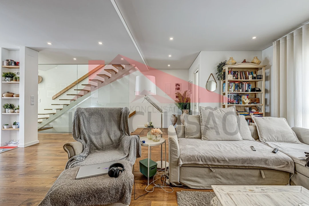 Moradia T3 para Venda em Santa Iria de Azoia, São João da Talha e Bobadela Foto 11