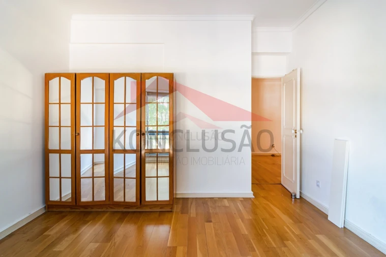 Apartamento T4 para Venda em Lumiar Foto 15