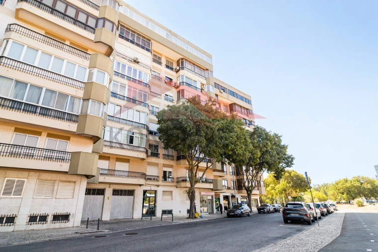 Apartamento T4 para Venda em Lumiar