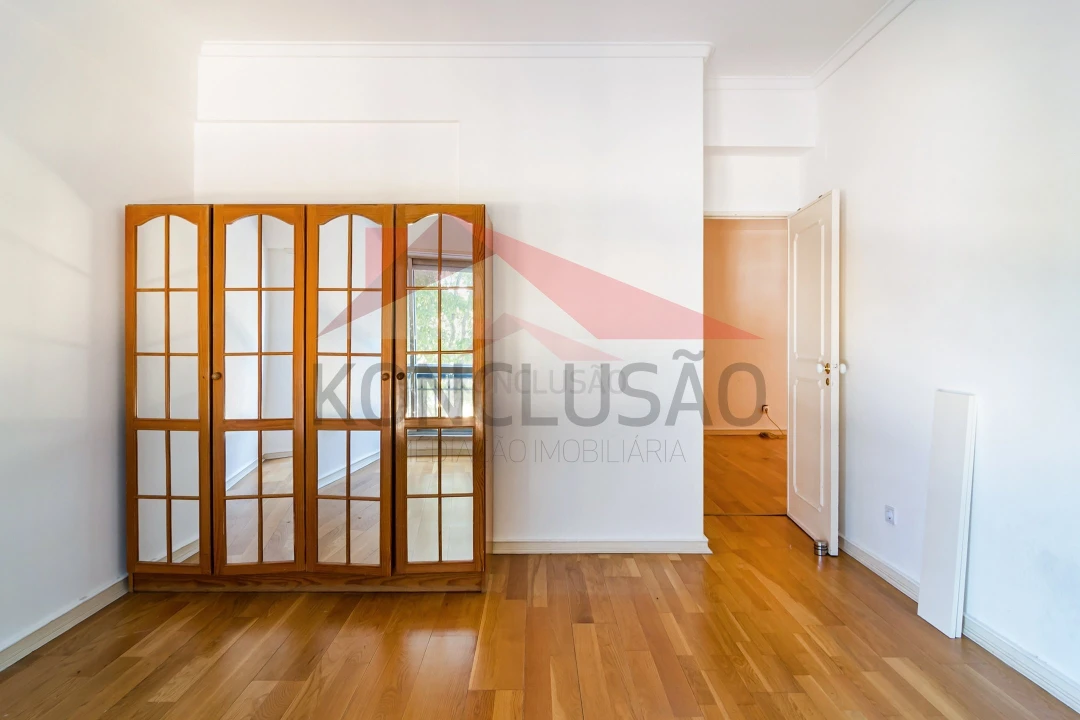 Apartamento T4 para Venda em Lumiar Foto 15