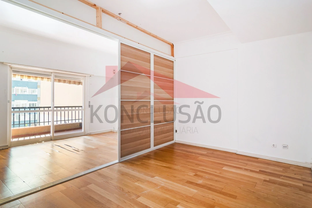 Apartamento T4 para Venda em Lumiar Foto 13