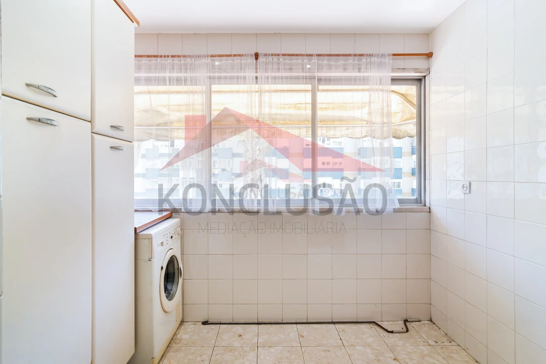 Apartamento T4 para Venda em Lumiar Foto 4