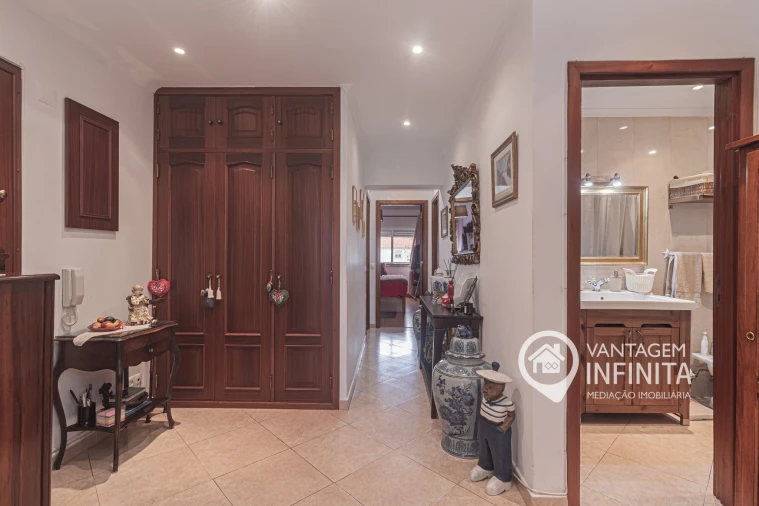 Apartamento T2 para Venda em Laranjeiro e Feijó Foto 6