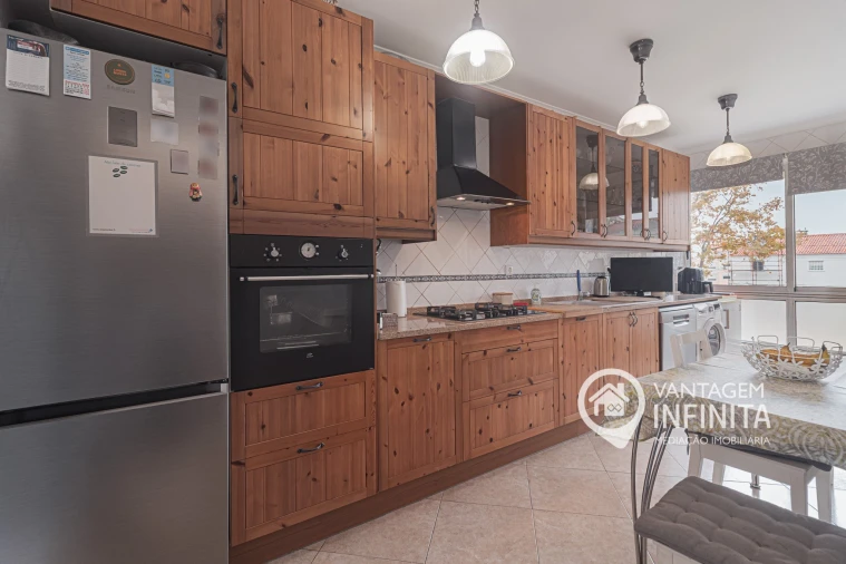 Apartamento T2 para Venda em Laranjeiro e Feijó Foto 3