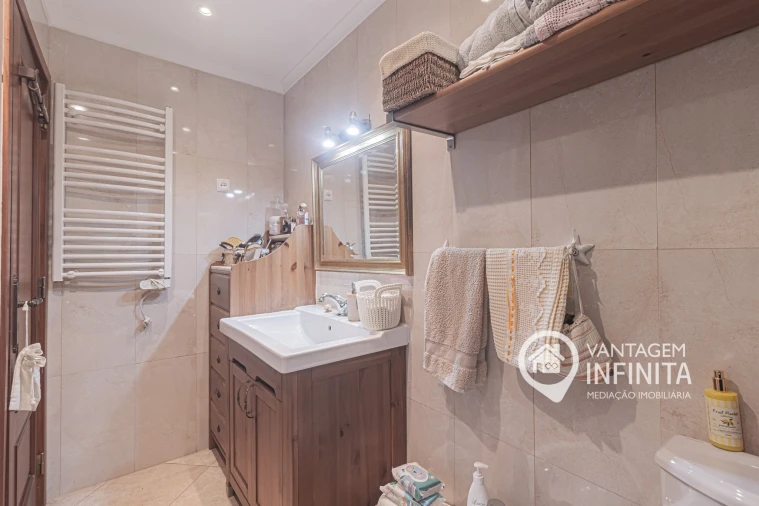 Apartamento T2 para Venda em Laranjeiro e Feijó Foto 9