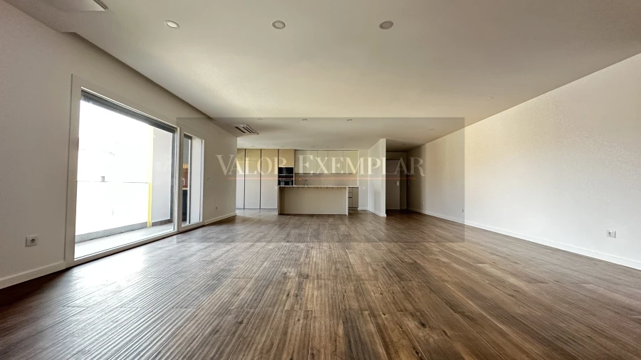 Apartamento T4 para Venda em Alcochete Foto 8