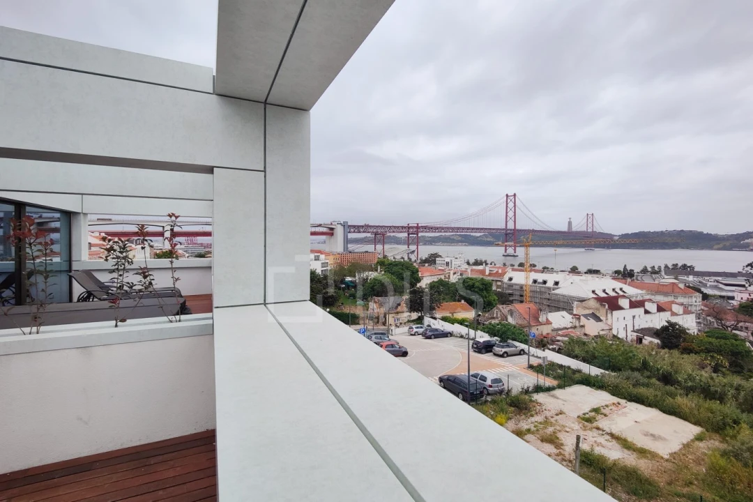 Moradia T5 para Venda em Alcantara Foto 9