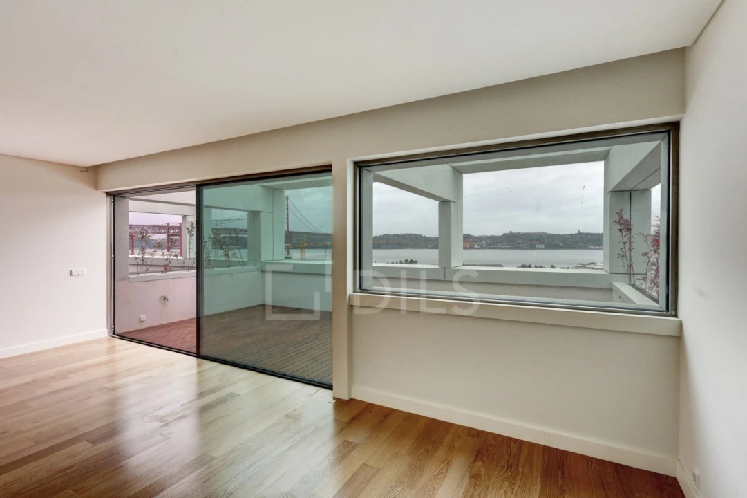 Moradia T5 para Venda em Alcantara Foto 13