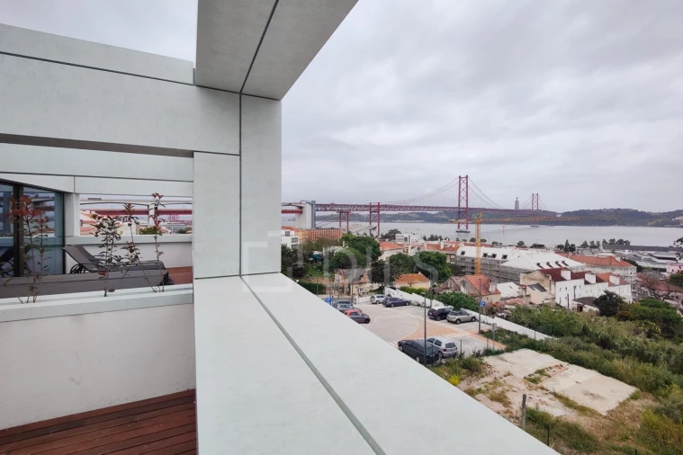 Moradia T5 para Venda em Alcantara Foto 9