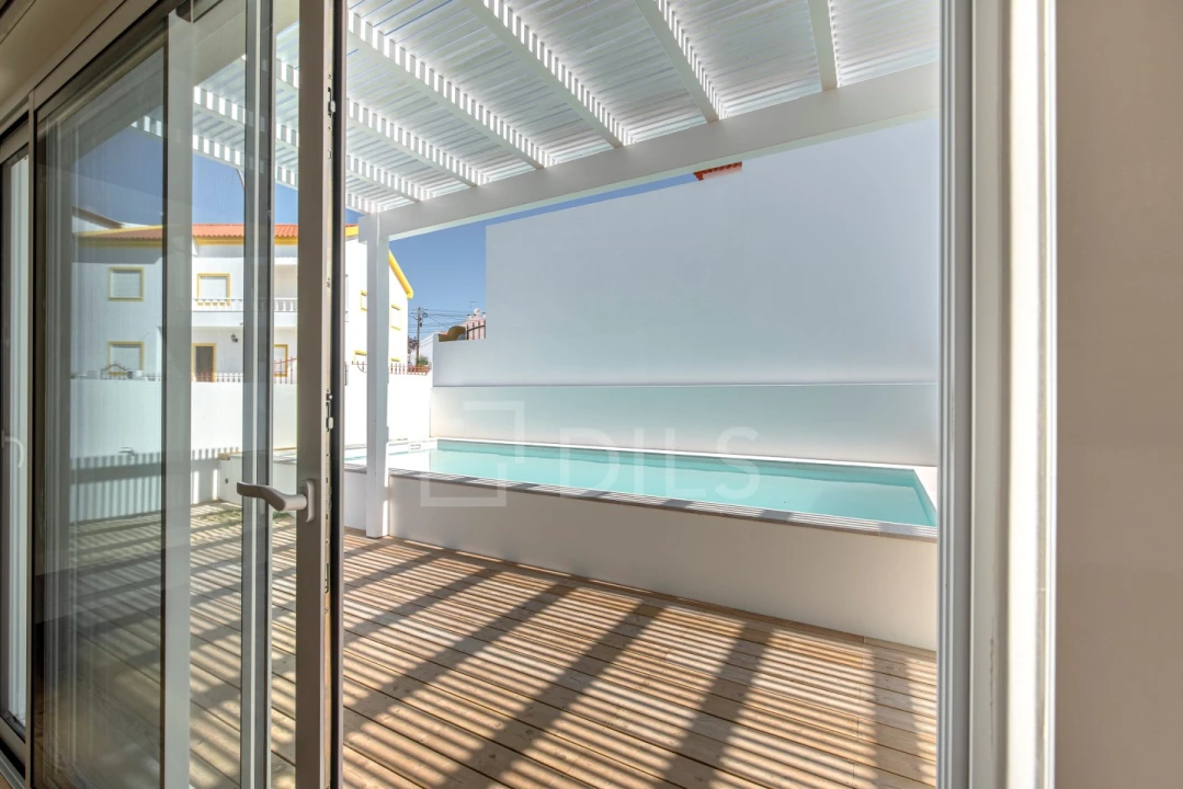 Moradia T4 para Venda em Santa Maria do Castelo e Santiago e Santa Susana Foto 3