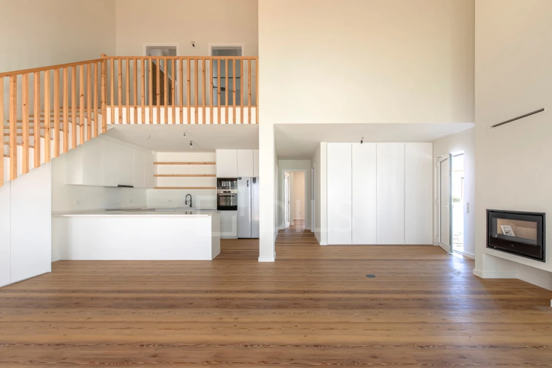 Moradia T4 para Venda em Santa Maria do Castelo e Santiago e Santa Susana Foto 17