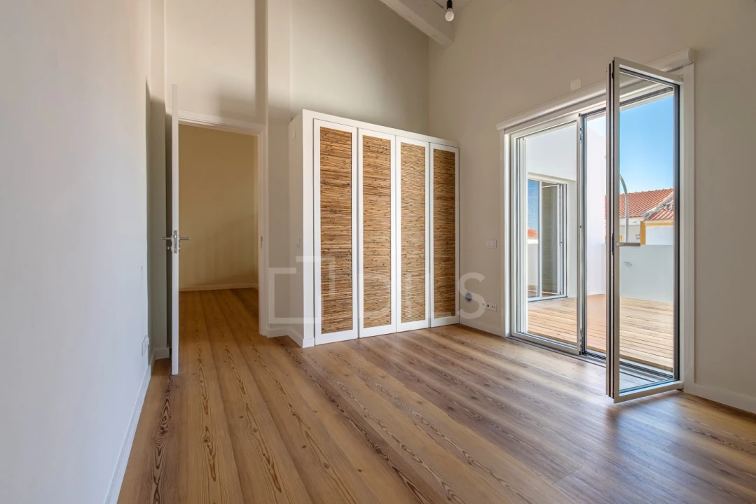 Moradia T4 para Venda em Santa Maria do Castelo e Santiago e Santa Susana Foto 22