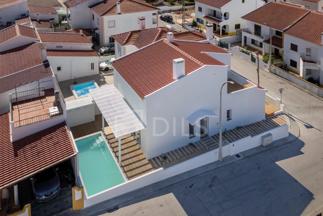 Moradia T4 para Venda em Santa Maria do Castelo e Santiago e Santa Susana Foto 24